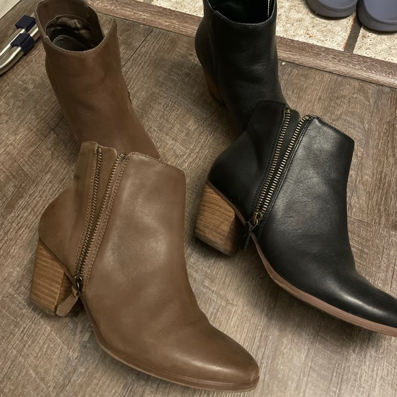 Crown Vintage Booties - Picture 1 of 2